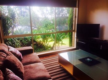 Australian Home Away @ East Doncaster Andersons Creek 1 - Mackay Tourism 12