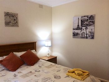 Australian Home Away @ Doncaster Grange Park - Mackay Tourism 4