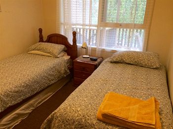 Australian Home Away @ Doncaster Grange Park - Mackay Tourism 6