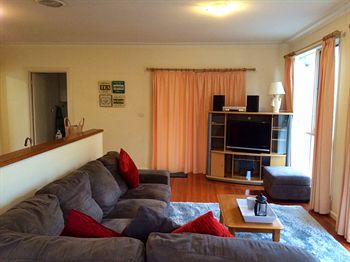 Australian Home Away @ Doncaster Grange Park - Mackay Tourism 14