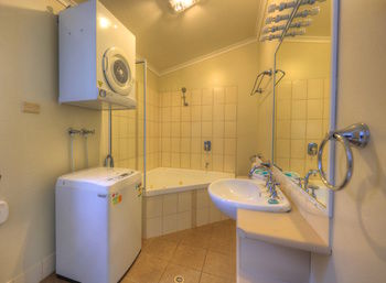 BIG4 Koala Shores Port Stephens Holiday Park - Mackay Tourism 7