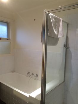 Australian Home Away Doncaster Elgar 2 - Mackay Tourism 0