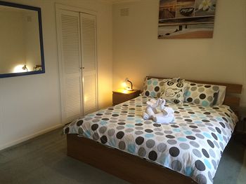 Australian Home Away Doncaster Elgar 2 - Mackay Tourism 2