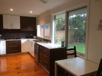 Australian Home Away Doncaster Elgar 2 - Mackay Tourism 13