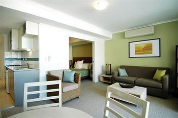 Ettalong Beach Apartments - Mackay Tourism 6
