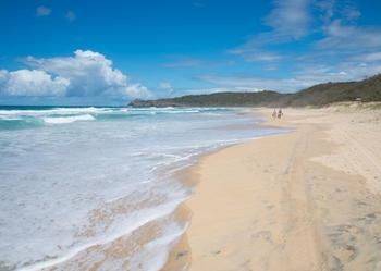 Palm Court Noosa - Mackay Tourism 0