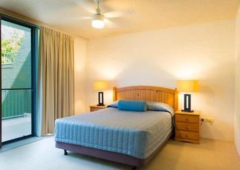 Palm Court Noosa - Mackay Tourism 3