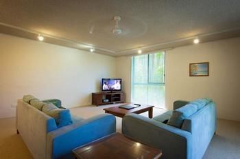 Palm Court Noosa - Mackay Tourism 4
