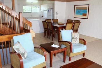 Palm Court Noosa - Mackay Tourism 14