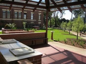 Yarra House Campus Summer Stays - Mackay Tourism 8