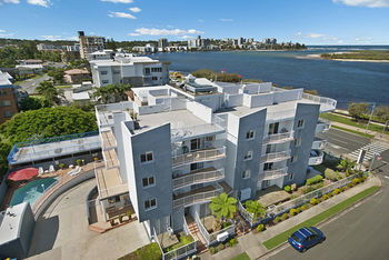 Sandy Shores Luxury Holiday Units - Mackay Tourism 1