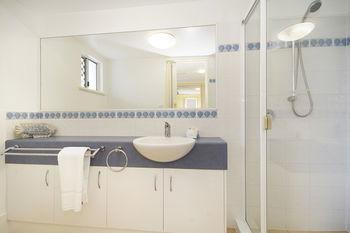 Sandy Shores Luxury Holiday Units - Mackay Tourism 7