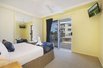 Sandy Shores Luxury Holiday Units - Mackay Tourism 13