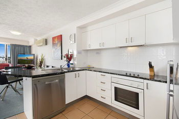 Sandy Shores Luxury Holiday Units - Mackay Tourism 24