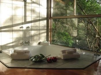 Belle's At Montville - Mackay Tourism 13