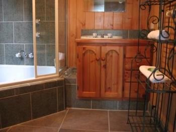 Belle's At Montville - Mackay Tourism 17