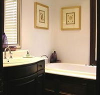 Bishopaposs Court Estate Boutique Hotel - Mackay Tourism