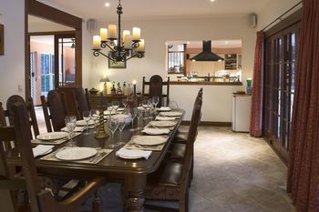 Kingfishers Manor @ Noosa - Mackay Tourism 11