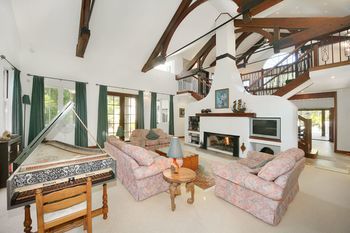 Kingfishers Manor @ Noosa - Mackay Tourism 24