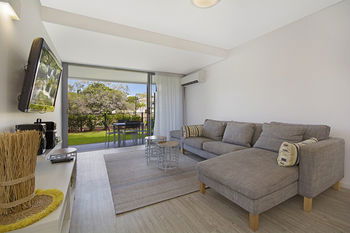Jacaranda Noosa - Mackay Tourism 19