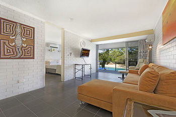 Jacaranda Noosa - Mackay Tourism 55