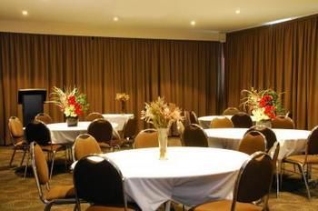 Palms Hotel Motel Chullora - Mackay Tourism 7