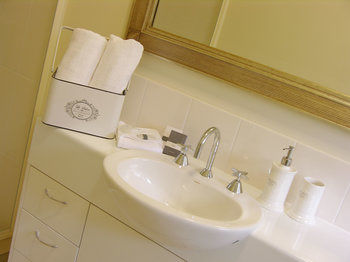 Apple Tree Cottage & Studio - Mackay Tourism 2