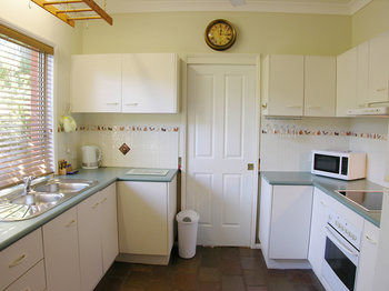 Apple Tree Cottage & Studio - Mackay Tourism 10