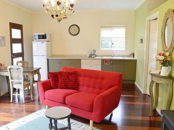 Apple Tree Cottage & Studio - Mackay Tourism 13