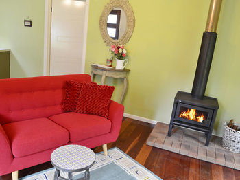 Apple Tree Cottage & Studio - Mackay Tourism 14