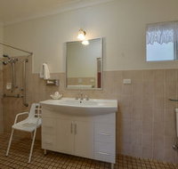 Cadman Motor Inn amp Apartments - Mackay Tourism