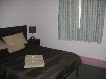 Station Hotel Motel Kurri Kurri - Mackay Tourism 1
