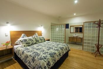 Coverdales B & B At Eumundi - Mackay Tourism 1
