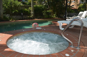 King's Row Holiday Apartments - Mackay Tourism 21