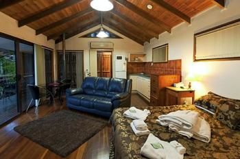Treetops Accommodation Montville - Mackay Tourism 1