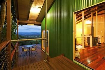 Treetops Accommodation Montville - Mackay Tourism 6
