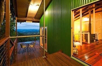 Treetops Accommodation Montville - Mackay Tourism 10
