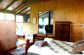 Treetops Accommodation Montville - Mackay Tourism 17