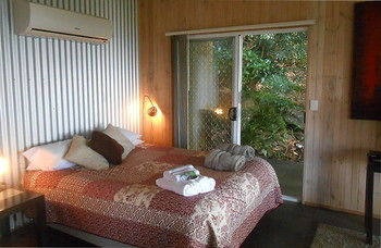 Treetops Accommodation Montville - Mackay Tourism 24