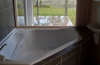 Treetops Accommodation Montville - Mackay Tourism 37