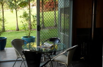 Treetops Accommodation Montville - Mackay Tourism 57