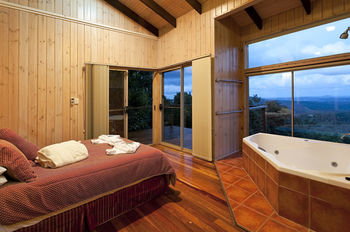 Treetops Accommodation Montville - Mackay Tourism 66