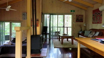 Treetops Accommodation Montville - Mackay Tourism 70