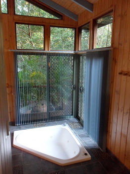 Treetops Accommodation Montville - Mackay Tourism 83