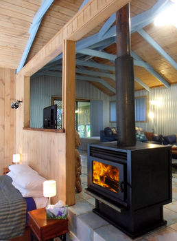 Treetops Accommodation Montville - Mackay Tourism 86