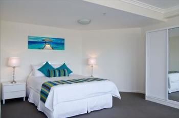 Beach On Sixth - Mackay Tourism 1