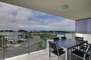 Beach On Sixth - Mackay Tourism 18