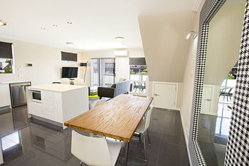 Astina Serviced Apartments - Parkside - Mackay Tourism 4