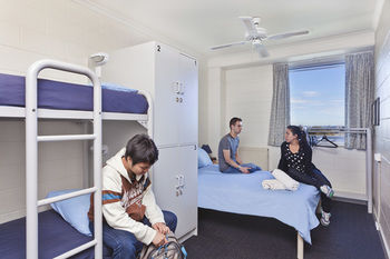 Melbourne Metro YHA - Hostel - Mackay Tourism 15