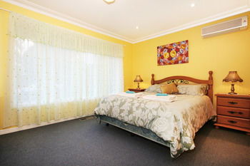 Roseland Holiday House - Mackay Tourism 3